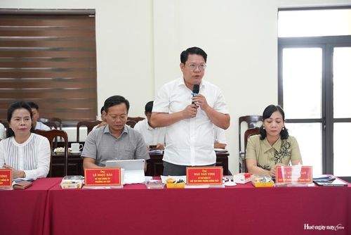  Đồng chí Ngô Văn Vinh, Bí thư Đảng ủy xã Thanh Thủy phát biểu ý kiến tại buổi làm việc 