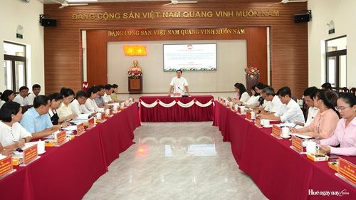 Quảng cảnh buổi làm việc  