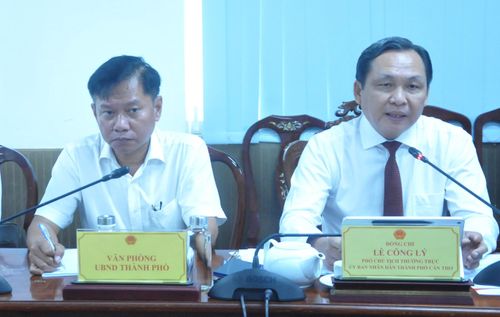 Ông Lê Công Lý, Phó chủ tịch Thường trực UBND TP Cần Thơ cho biết, thành phố sẽ phối hợp Vietjet mở thêm các đường bay phát triển du lịch và xúc tiến thương mại.