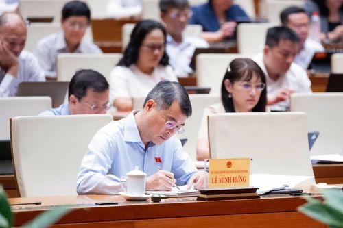 Thủ tướng Chính phủ Lê Minh Hưng dự phiên họp sáng 21/8. Ảnh: Quochoi.vn