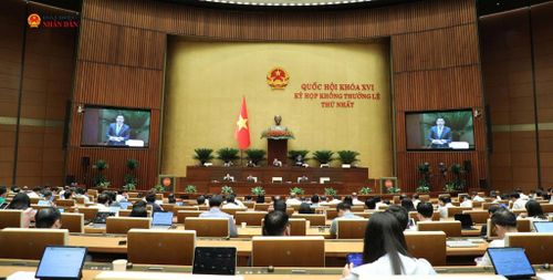 Toàn cảnh Quốc hội thảo luận tại hội trường. Ảnh Khánh Duy