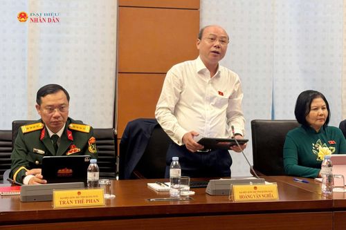 ĐBQH Hoàng Văn Nghĩa (Quảng Ngãi) phát biểu