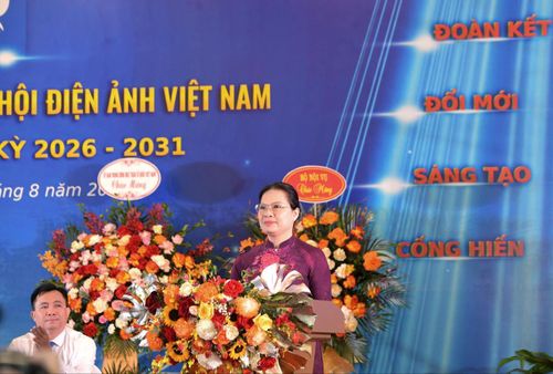 Phó Chủ tịch - Tổng Thư ký Ủy ban Trung ương MTTQ Việt Nam Hà Thị Nga phát biểu chỉ đạo tại Đại hội.