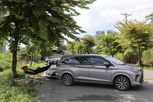 Các con đường nội khu xung quanh các lô đất này trở thành điểm dừng chân, nghỉ ngơi của các tài xế ôtô.