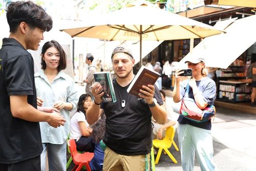 Hoạt động “Thu sách cũ - Đổi quà xinh” tại Đường Sách TP.HCM