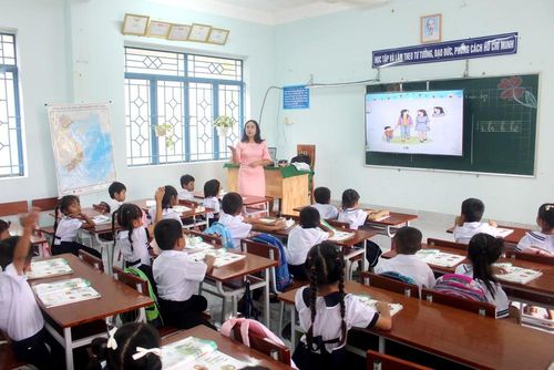 Một tiết dạy tăng cường Tiếng Việt cho trẻ đồng bào dân tộc thiểu số tại trường Tiểu học Lâm Giang, xã Hàm Thuận Bắc, tỉnh Lâm Đồng. Anh: Chu Quốc Hùng - TTXVN