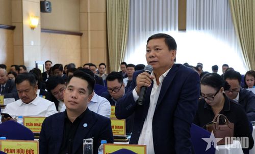 Đại diện doanh nghiệp trao đổi tại hội nghị.