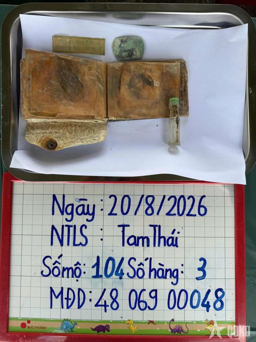 Thông tin phần mộ liệt sĩ và những di vật được tìm thấy bên trong.