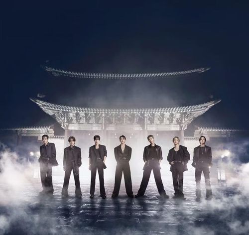 BTS giành vị trí thứ hai. 'ARIRANG' của BTS trụ vững trên Bảng xếp hạng Album chính thức của Vương quốc Anh suốt 5 tháng liên tiếp.
