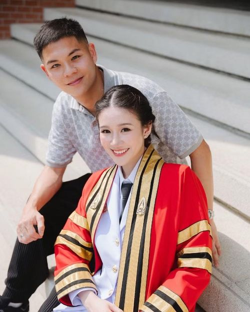 Narubadin Weerawatnodom và bạn gái Eve đã hẹn hò từ năm 2016, khi cô còn là sinh viên và đang du học tại Mỹ. Hiện tại, Nong Eve đã trở thành doanh nhân nổi tiếng tại Thái Lan, trong công ty chuyên nhập khẩu đồng hồ Daniel Wellington, thương hiệu nổi tiếng đến từ Thụy Điển. Cả hai đính hôn năm 2025.