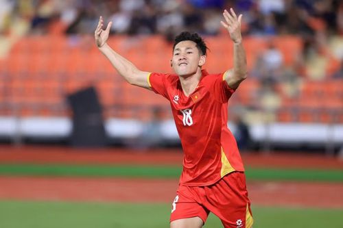Hai Long đã 2 lần khiến người Thái sụp đổ ở Rajamanagala