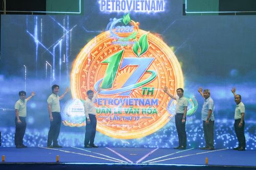 Các đại biểu thực hiện nghi thức khởi động các hoạt động của Tuần lễ Văn hóa PETROVIETNAM lần thứ XVII năm 2026.