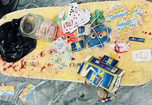  Tang vật tại hiện trường vụ đánh bạc. (Ảnh:CA)