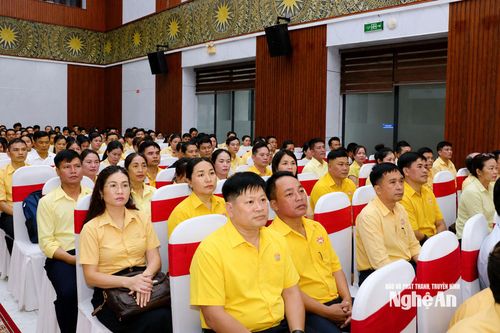 Các học viên là cán bộ Mặt trận cơ sở trên địa bàn tỉnh tham gia lớp bồi dưỡng cán bộ Mặt trận trong thời đại số. Ảnh: Nguyễn Nam