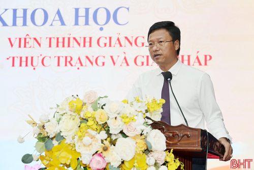 Hiệu trưởng Trường Chính trị Trần Phú Phan Duy Vĩnh bế mạc hội thảo.