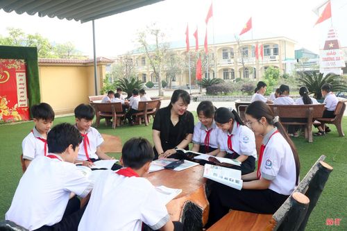 Việc lựa chọn cán bộ quản lý phù hợp góp phần giúp các trường sau sắp xếp sớm ổn định và hoạt động hiệu quả.