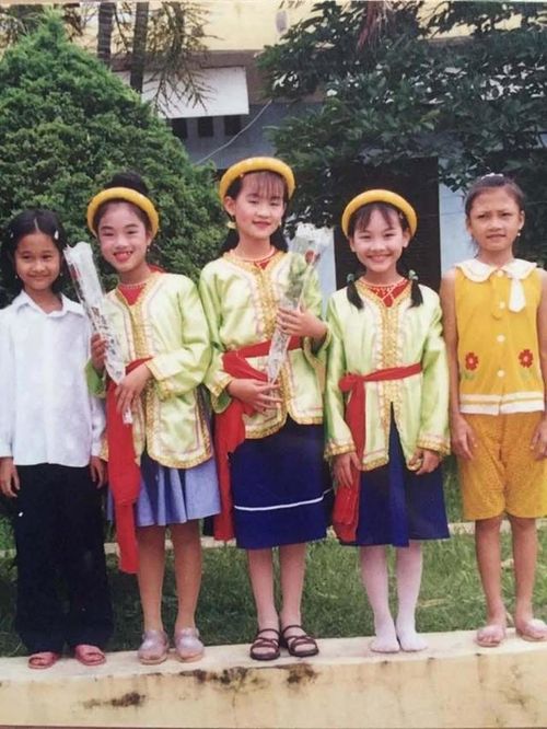 Bảo Thanh từ nhỏ đã giỏi múa hát, tích cực tham gia hoạt động văn nghệ của trường. Ảnh: NSCC.