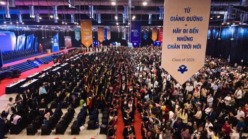 Quang cảnh lễ tốt nghiệp của EIU
