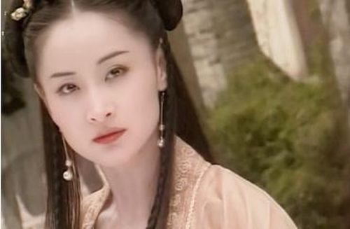 Yêu Nguyệt trong Tuyệt Đại Song Kiêu.