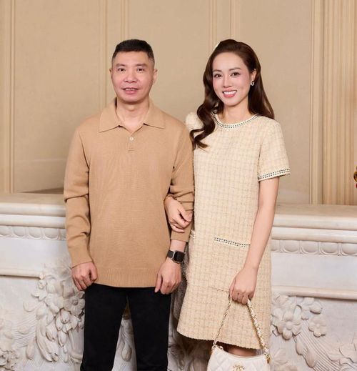 Thời gian qua, Ngọc Hà luôn là người đồng hành cùng NSND Công Lý trong cuộc sống. Ảnh: FBNV