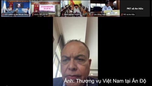 Ông Ajoykaant Ruia, Chủ tịch Phòng Thương mại Ấn Độ - Việt Nam (IVCCI) trao đổi tại hội thảo.