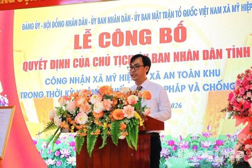Đồng chí Nguyễn Thái Bình, Phó Bí thư Đảng ủy, Chủ tịch UBND xã Mỹ Hiệp phát biểu tại buổi lễ.