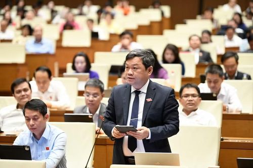  Theo ĐB Trần Kim Kha, người dân chỉ cần kê khai và chịu trách nhiệm về nội dung kê khai; cơ quan nhà nước có trách nhiệm chủ động xác minh thông tin trên các cơ sở dữ liệu. Ảnh: Đoàn ĐBQH tỉnh Gia Lai 