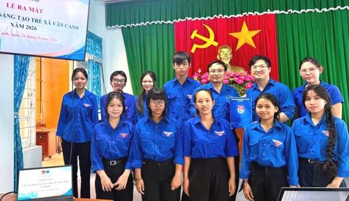 Ra mắt Câu lạc bộ "Sáng tạo trẻ" xã Vân Canh. Ảnh: ĐVCC