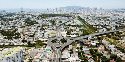 Dự án Nút giao Ngọc Hội dừng thi công từ nhiều năm nay.