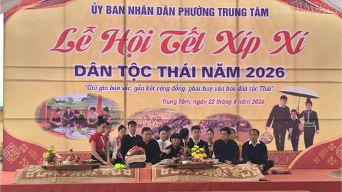 Lễ cúng tổ tiên bày tỏ lòng tưởng nhớ, tri ân nguồn cội và giáo dục con cháu nhớ về gốc rễ.
