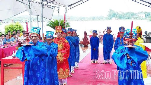 Hoạt động tế lễ tại Đền Đào Xá.