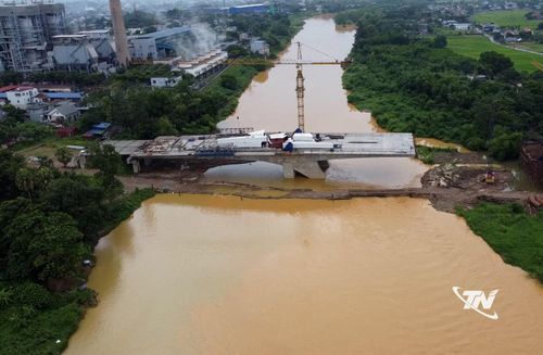 Dự án cầu Quang Vinh 1 bị chậm tiến độ do thời tiết và vướng mắc trong công tác giải phóng mặt bằng.