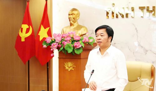 Đồng chí Bùi Văn Lương, Phó Bí thư Tỉnh ủy, Chủ tịch HĐND tỉnh, Bí thư Đảng ủy HĐND tỉnh chủ trì Hội nghị.