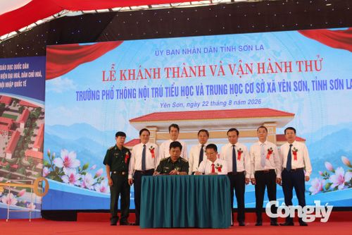 Ký kết Quy chế phối hợp chăm lo, hỗ trợ học sinh và xây dựng môi trường giáo dục an toàn, lành mạnh.