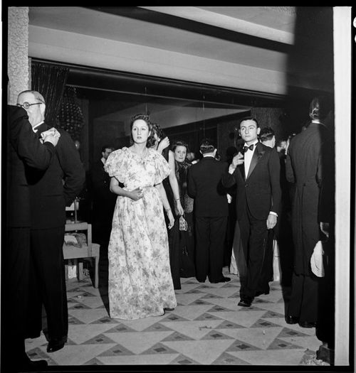  Casino Estoril, Bồ Đào Nha, năm 1941. Nguồn: Therese Bonney, The Bancroft Library, University of California, Berkeley 