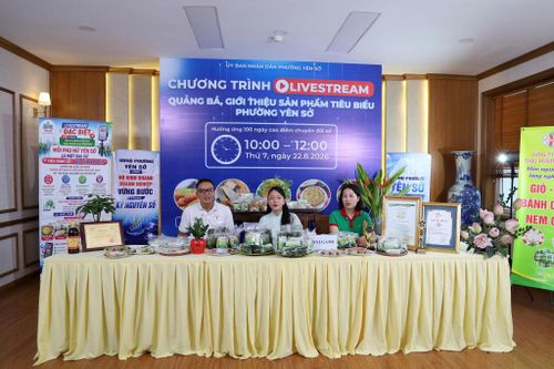 Bà Nguyễn Thị Như Trang: Khi tham gia livestream, sản phẩm được nhiều người biết đến hơn, khách hàng ở nhiều khu vực cũng có thể xem, tương tác và đặt mua trực tiếp. Ảnh: Thái Phương