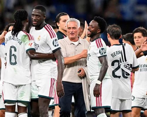 HLV Mourinho giúp Real thắng nghẹt thở (Ảnh: Reuters)
