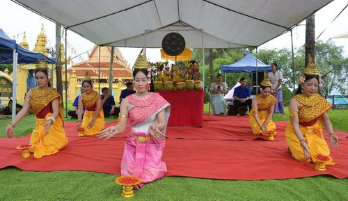 Những làn điệu dân ca, điệu múa truyền thống góp phần làm nên không gian văn hóa Khmer đặc sắc.