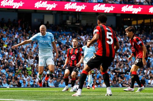 Man City gây thất vọng trong hiệp một.