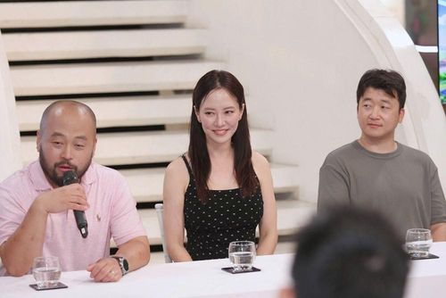Các nghệ sĩ Hàn Quốc chia sẻ tại buổi công bố dự án