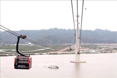 Khách du lịch đã rời đảo Cát Bà bằng cáp treo. Ảnh Hoàng Ngọc