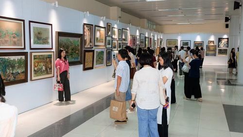 Một góc Triển lãm Mỹ thuật Quốc gia 2026: "Nghệ thuật và giáo dục: Truyền thống-Đương đại". (Ảnh: THỌ NAM)