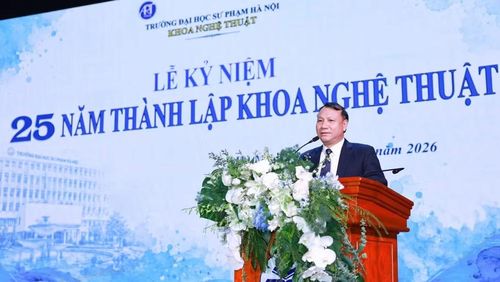 Phó Giáo sư, Tiến sĩ Nguyễn Đức Sơn, Hiệu trưởng Trường đại học Sư phạm Hà Nội phát biểu. (Ảnh: TÙNG LEE)