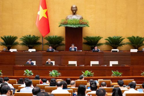 Quang cảnh phiên họp.