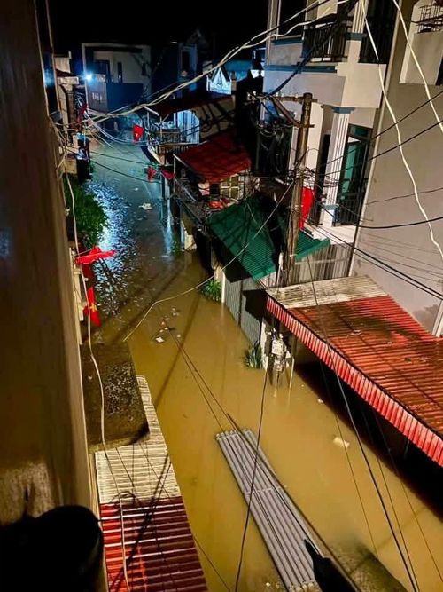  Khu vực xã Thất Khê (tỉnh Lạng Sơn) bị ngập do mưa lớn đêm 22-8. Ảnh: LÊ DUYÊN 