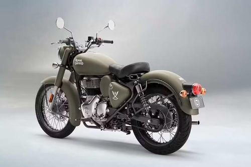 Về mặt cơ khí, Royal Enfield Classic 350 Gorkha Edition phiên bản đặc biệt này hoàn toàn giống với Classic 350 tiêu chuẩn. Nó sử dụng cùng động cơ J-series xi-lanh đơn 349cc, vì vậy thông số kỹ thuật vẫn không thay đổi.