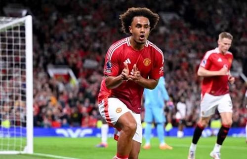 Man United sẵn sàng lắng nghe đề nghị dành cho tiền đạo người Hà Lan, với Juventus và Napoli được xem là hai bến đỗ tiềm năng.