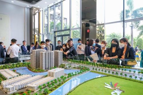 Hiệp hội Bất động sản TP HCM cho rằng, việc bổ sung mã số định danh là cần thiết để tăng cường quản lý hoạt động môi giới. Ảnh: VARS