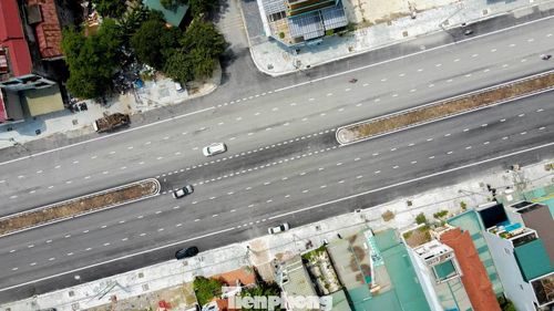 Sau khi mở rộng, đại lộ Lê Lợi sẽ có bề rộng 43m bao gồm vỉa hè, tính riêng nền đường rộng 30m, có dải phân cách cứng ở giữa, vận tốc thiết kế 50 km/h.
