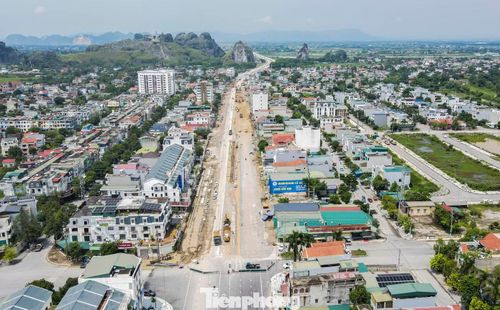 Dự án dài 1,5 km có điểm đầu giao với quốc lộ 47 tại ngã tư Phú Sơn, điểm cuối nối tiếp nút giao thuộc dự án đường nối TP. Thanh Hóa (cũ) với sân bay Thọ Xuân. Tổng số hộ dân bị ảnh hưởng bởi dự án là 367 hộ và 15 tổ chức, với diện tích 6,2ha.